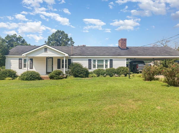 1169 Clayhole Road, Dunn, NC 28334