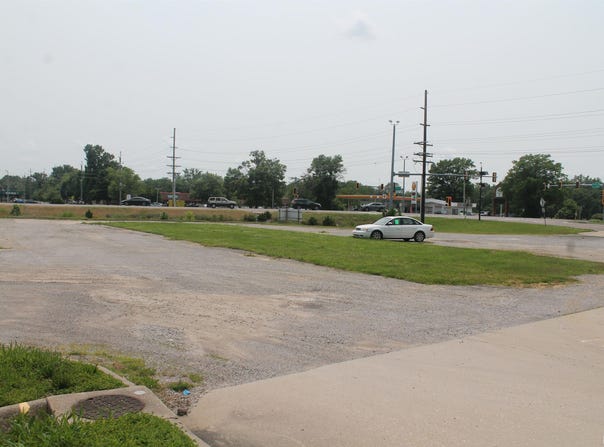1915-1921 W SYCAMORE Street, Carbondale, IL 62901