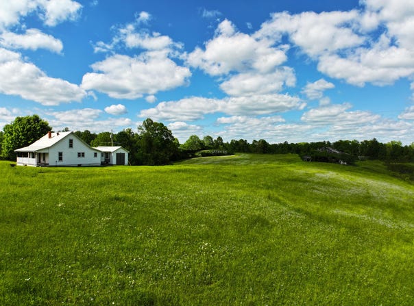 1600 Sand Hill Road, Irvine, KY 40336