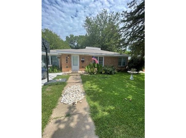 1009 Davis NW, Ardmore, OK 73401