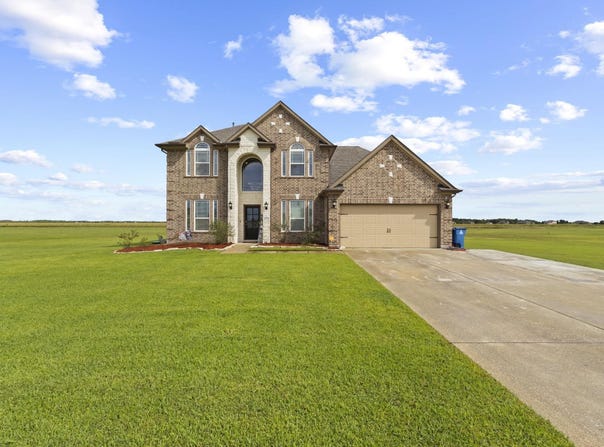 2375 Diamond D Dr., Beaumont, TX 77713