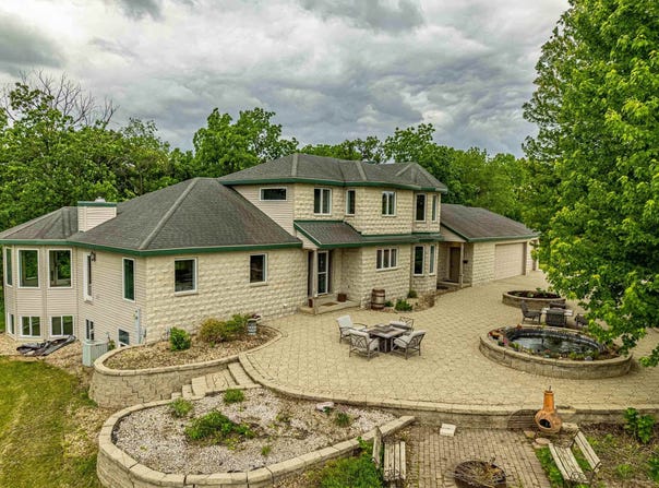 W6504 Klassy Road, New Glarus, WI 53574
