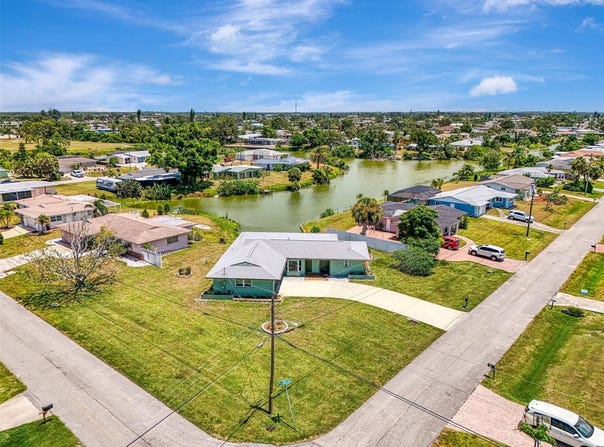 401 CLOVER ROAD, VENICE, FL 34293