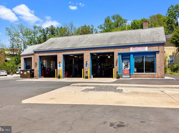 2304 HUNTINGDON PIKE, HUNTINGDON VALLEY, PA 19006