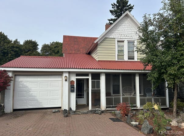 115 E Crescent Street, Marquette, MI 49855