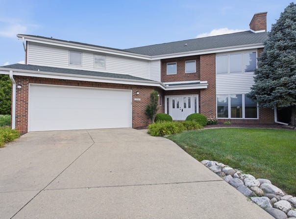 2110 Meadowlark Court, Urbana, IL 61802