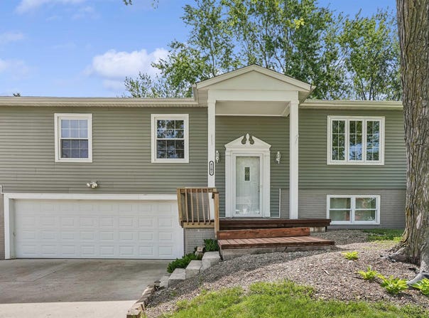 4202 Cardinal Drive, Cedar Falls, IA 50613