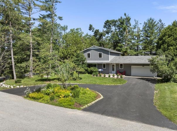 540 W Summit Street, Harbor Springs, MI 49740