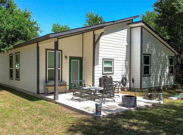 177 Mokulua LN, Bastrop, TX 78602