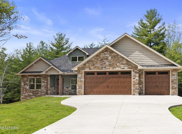 150 Natchez Circle, Crossville, TN 38558