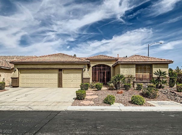 8698 Waterford Bend Street, Las Vegas, NV 89123