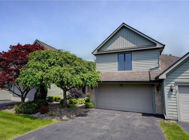 26 Wood Run Commons, Greece, NY 14612