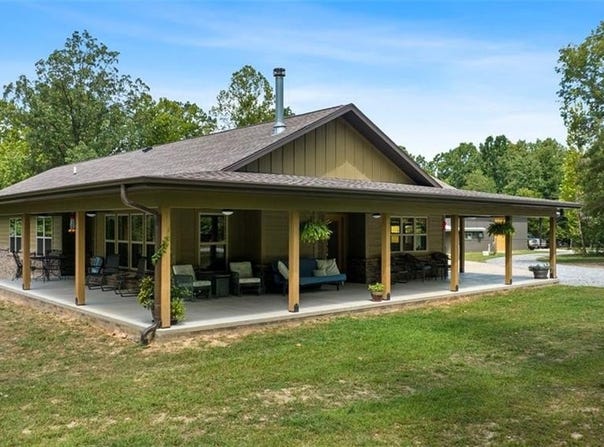14450 Fruitwood  RD, Gravette, AR 72736