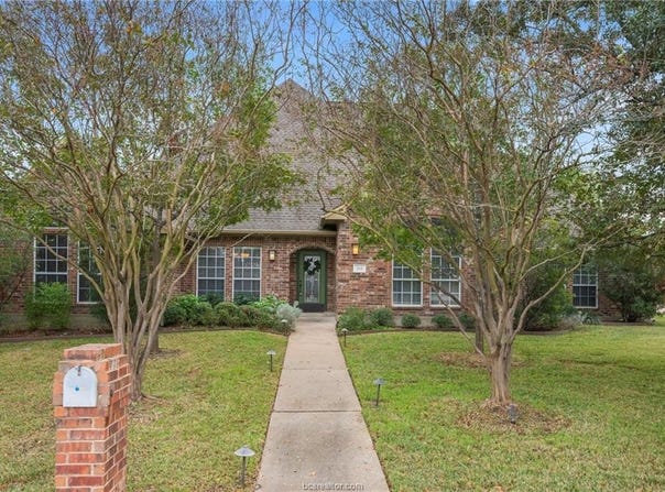 713 Willow Loop, College Station, TX 77845