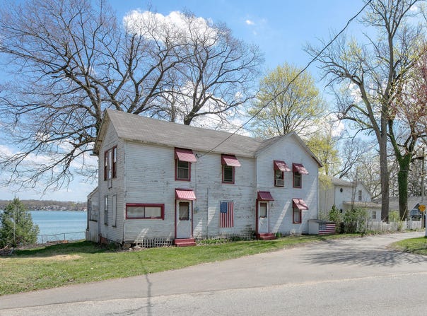 68270 N Shore Drive, Edwardsburg, MI 49112
