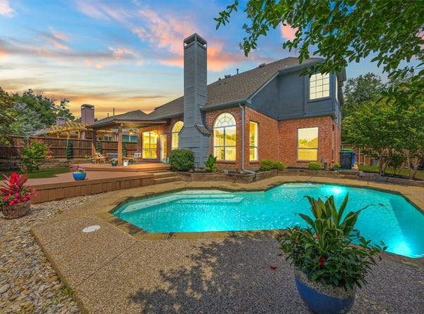 2713 Creek Crossing Drive, McKinney, TX 75072