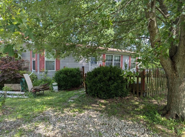9407 N. 600th St., Robinson, IL 62454