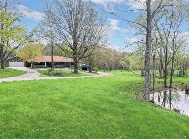 24722 Tonganoxie Drive, Leavenworth, KS 66048