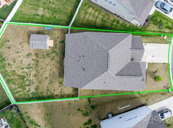 67 Thornberry Road, Hendersonville, NC 28792