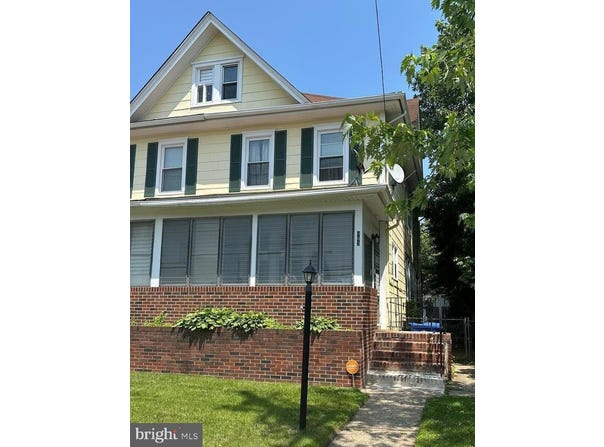 903 SALEM ROAD, BURLINGTON, NJ 08016