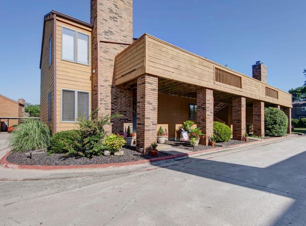 3440 S Delaware Avenue, Springfield, MO 65804