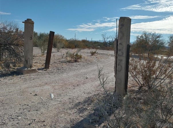 3836 W Third Ave., Yucca, AZ 86438
