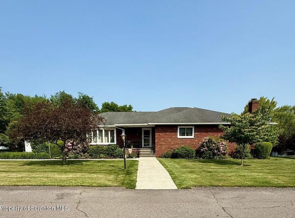 731 Hudson Street, Mayfield, PA 18433