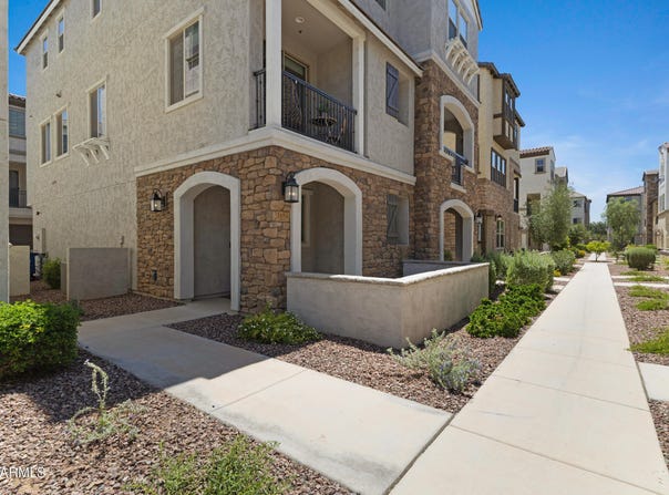1694 E DOGWOOD Lane, Gilbert, AZ 85295