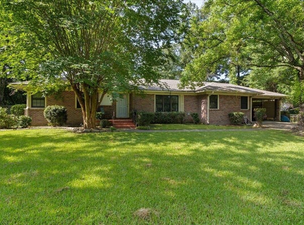 2002 Adeline St, Hattiesburg, MS 39401