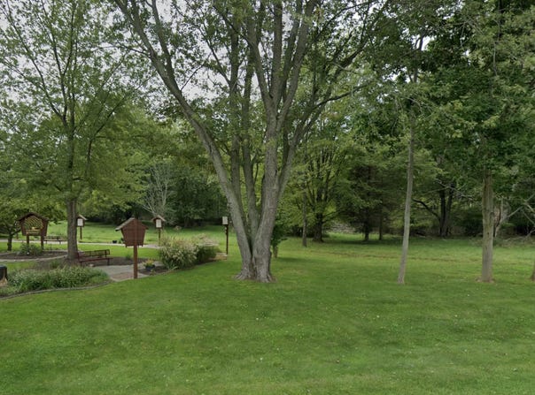 327 Beachwood Way, Douglas, MI 49406