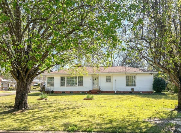 89 First Avenue, Luverne, AL 36049