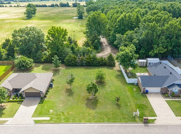 Riley Circle lot: 15, Alma, AR 72921