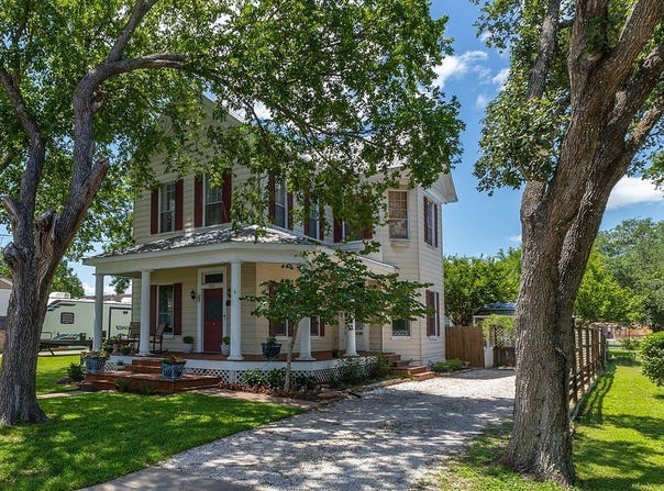 515 Wolf Street, Schulenburg, TX 78956