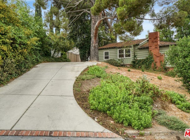 22460 Venido Rd, Woodland Hills, CA 91364
