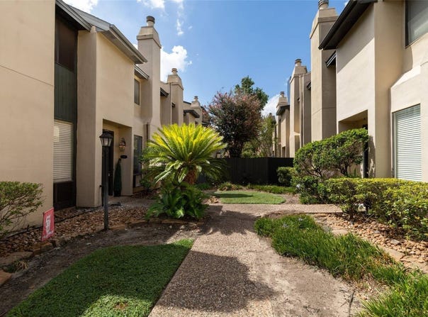 1112  Bering Drive, Houston, TX 77057
