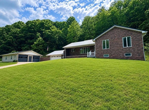 1785 Parkersburg Road, Spencer, WV 25276