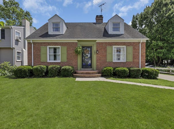 153 E Waterloo Street, Canal Winchester, OH 43110