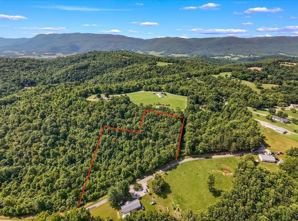 Dan Bean Rd., Speedwell, TN 37870