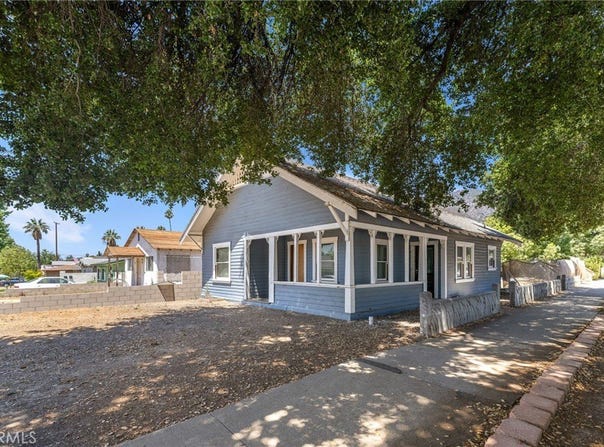 401 Glendora Avenue N, Glendora, CA 91741