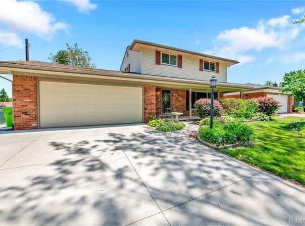 607 Ashburnham Street, Auburn Hills, MI 48326