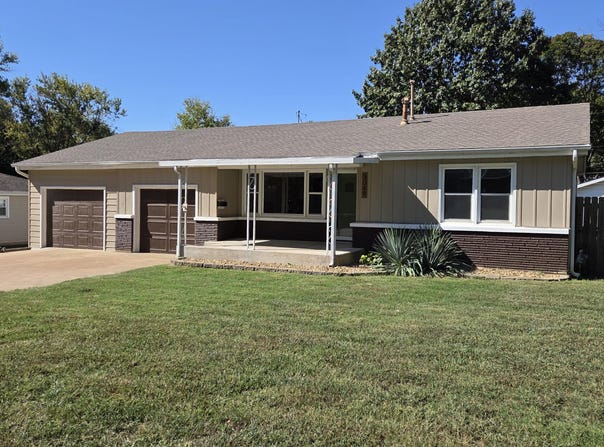 3049 S Parkview Avenue, Springfield, MO 65804