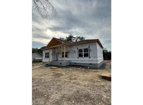 1923 South Avenue, Eden, NC 27288