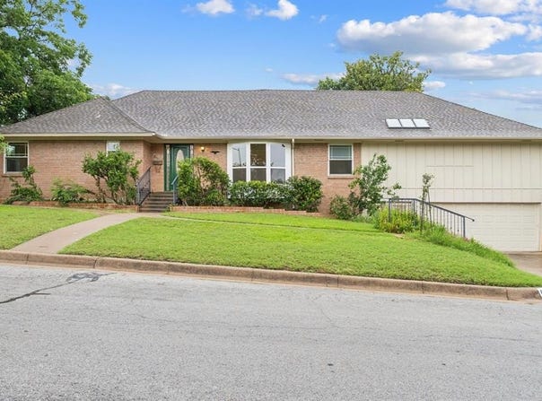 6417 Ems Road W, Fort Worth, TX 76116