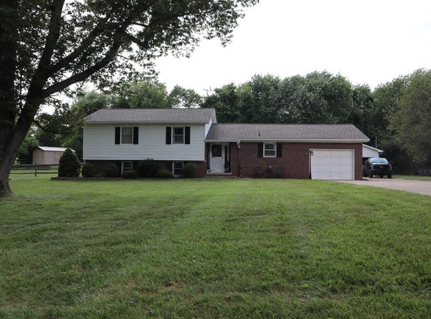 4224 Tschopp Road NE, Lancaster, OH 43130