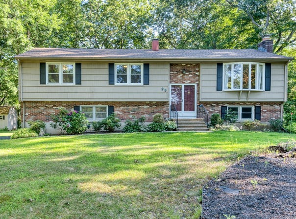 95 Laurelbrook Drive, Guilford, CT 06437