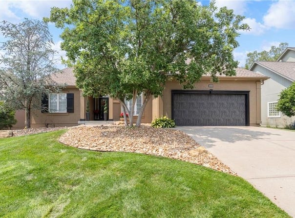 10010 Vista Drive, Lenexa, KS 66220