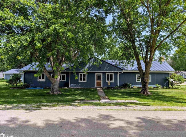 507 2nd Ave N, Dakota City, IA 50529