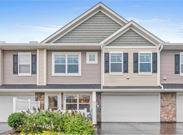 9925 5th Street Lane N, Lake Elmo, MN 55042