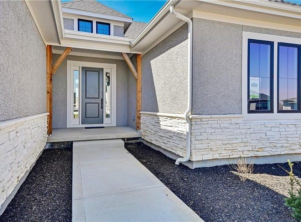 22047 W 94th Street, Lenexa, KS 66220