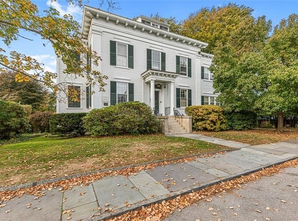 12 Mt. Vernon Street, Newport, RI 02840
